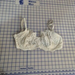 Elegant Lace Bralette - Cream